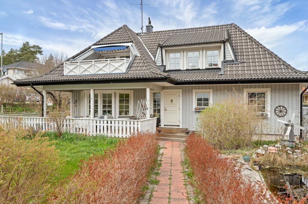 Nybyggd Friggebod Tomt. Åkersberga Hagbyhöjden