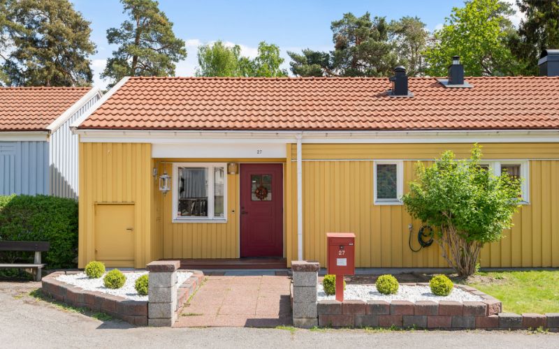 Renovering av skorsten pga. fuktskador runt skorsten. Gimo Norra Skäfthammar